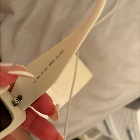 Prada sunglasses - Picture 5 of 8